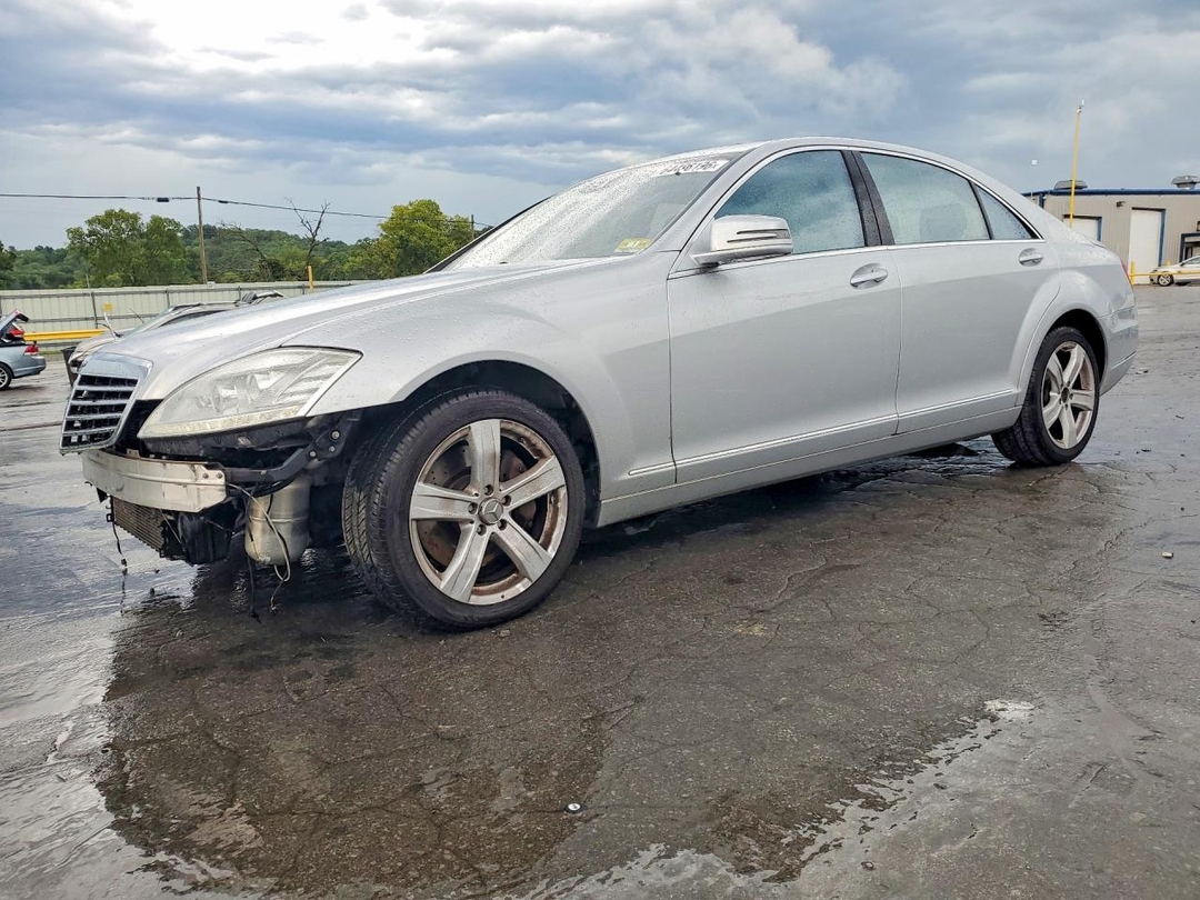 Вид 2010 MERCEDES-BENZ S 550 4MATIC, угол 1
