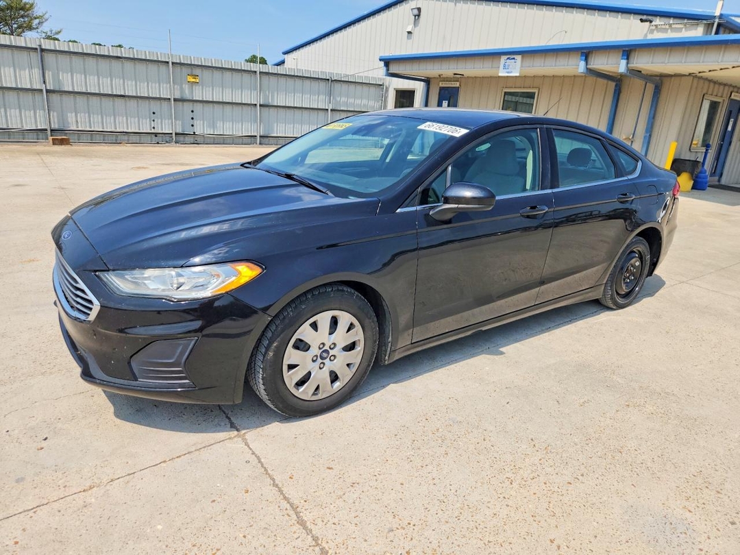 Vista de 2019 FORD FUSION S, ángulo 1