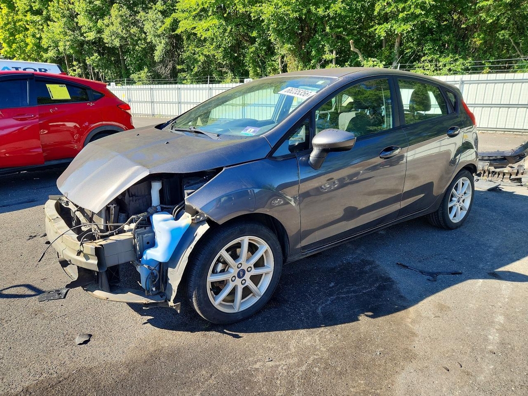 منظر 2019 FORD FIESTA SE، زاوية 1