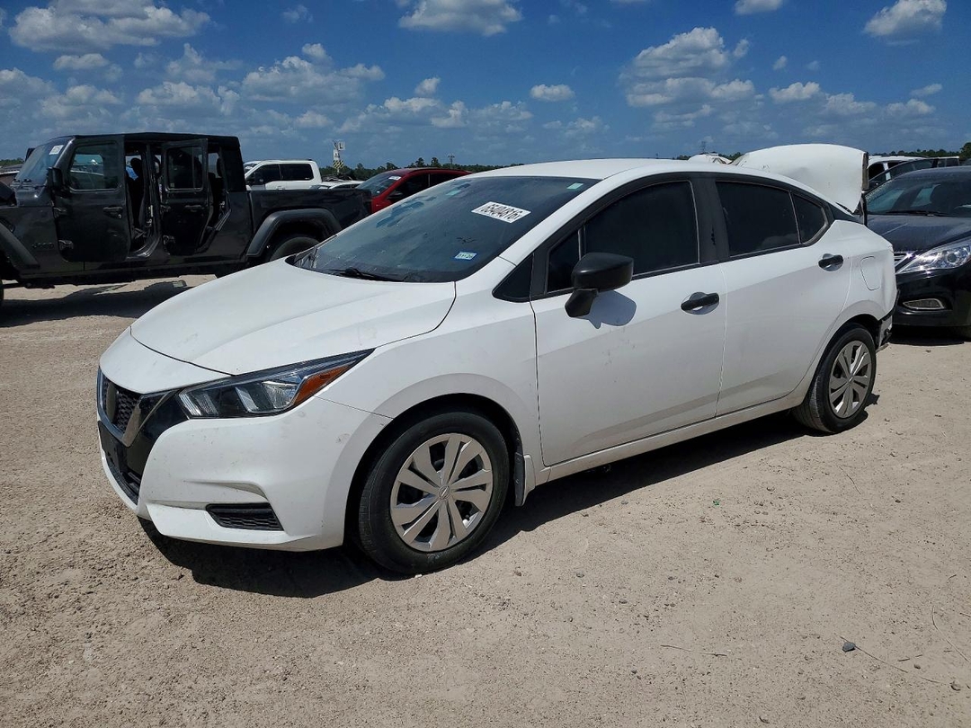 Vue de 2021 NISSAN VERSA S, angle 1