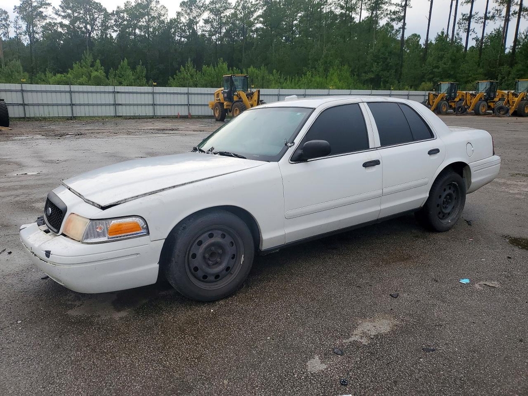 Vue de 2008 FORD CROWN VICTORIA POLICE INTERCEPTOR, angle 1