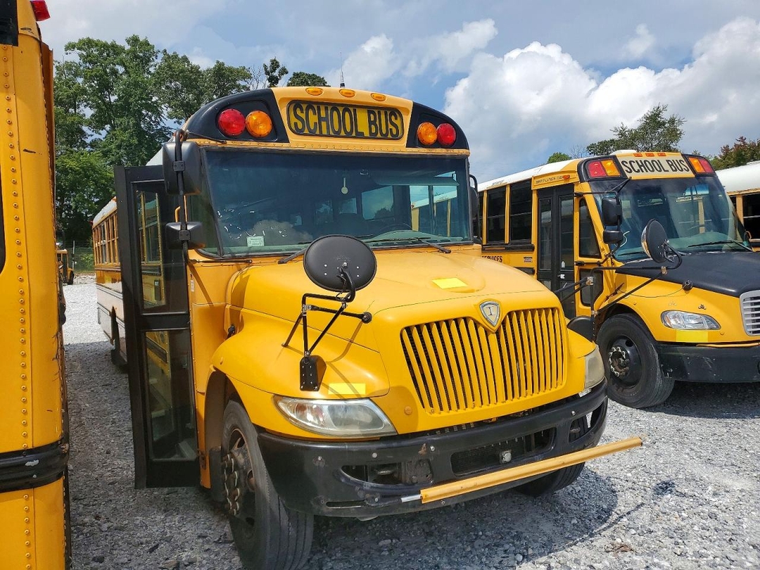 Вид 2014 IC CORPORATION CE SERIES SCHOOL - SCHOOL BUS, угол 1