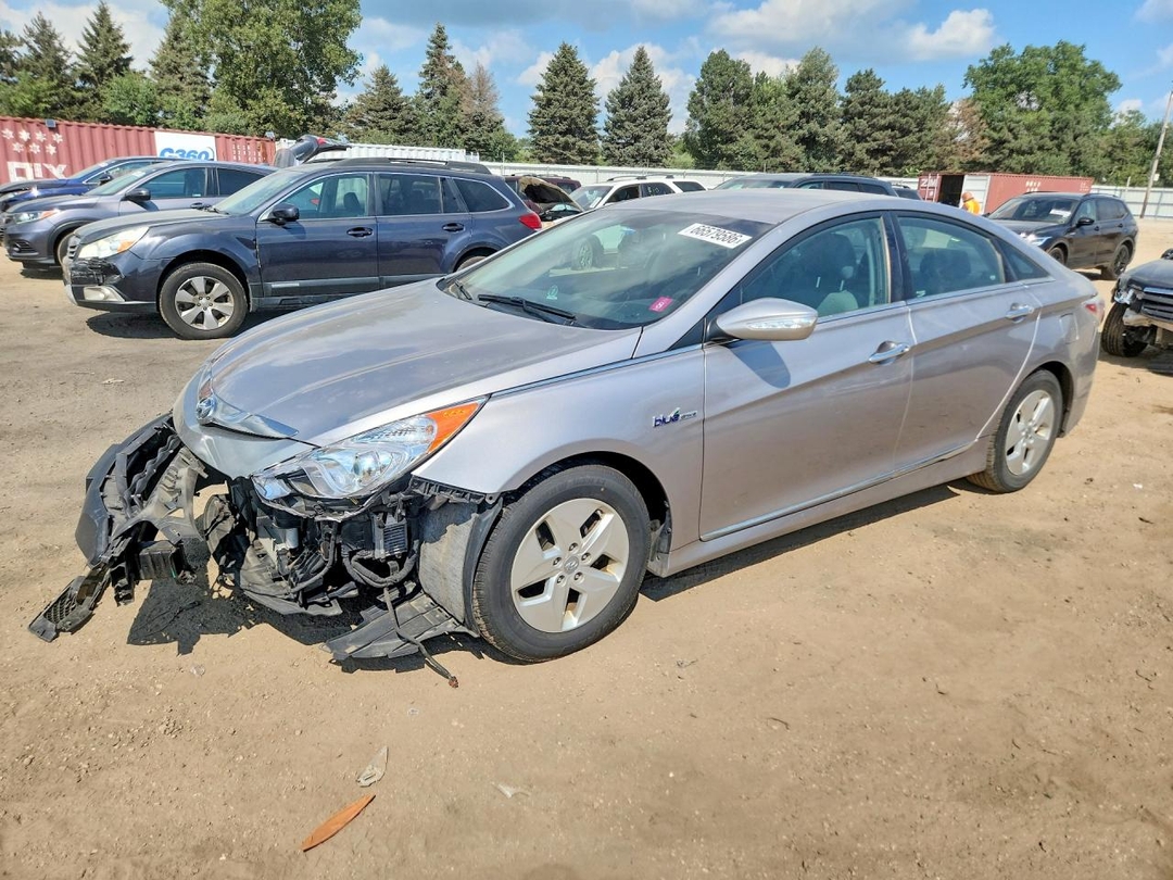 Vue de 2012 HYUNDAI SONATA HYBRID, angle 1
