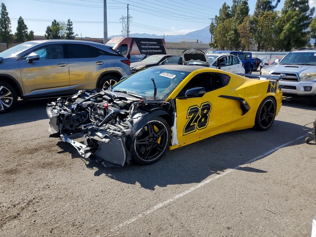 Vue de 2025 CHEVROLET CORVETTE STINGRAY 2LT, angle 1
