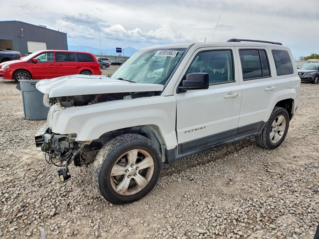Vista de 2015 JEEP PATRIOT SPORT, ángulo 1