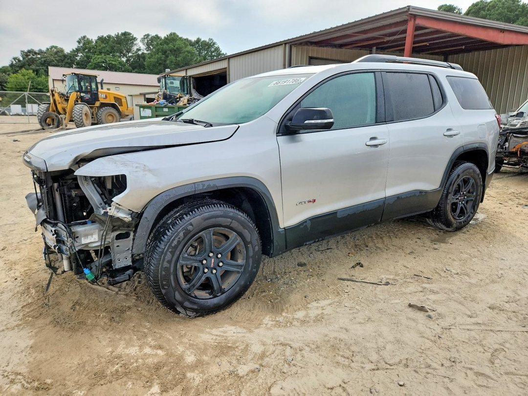 Vue de 2020 GMC ACADIA AT4, angle 1