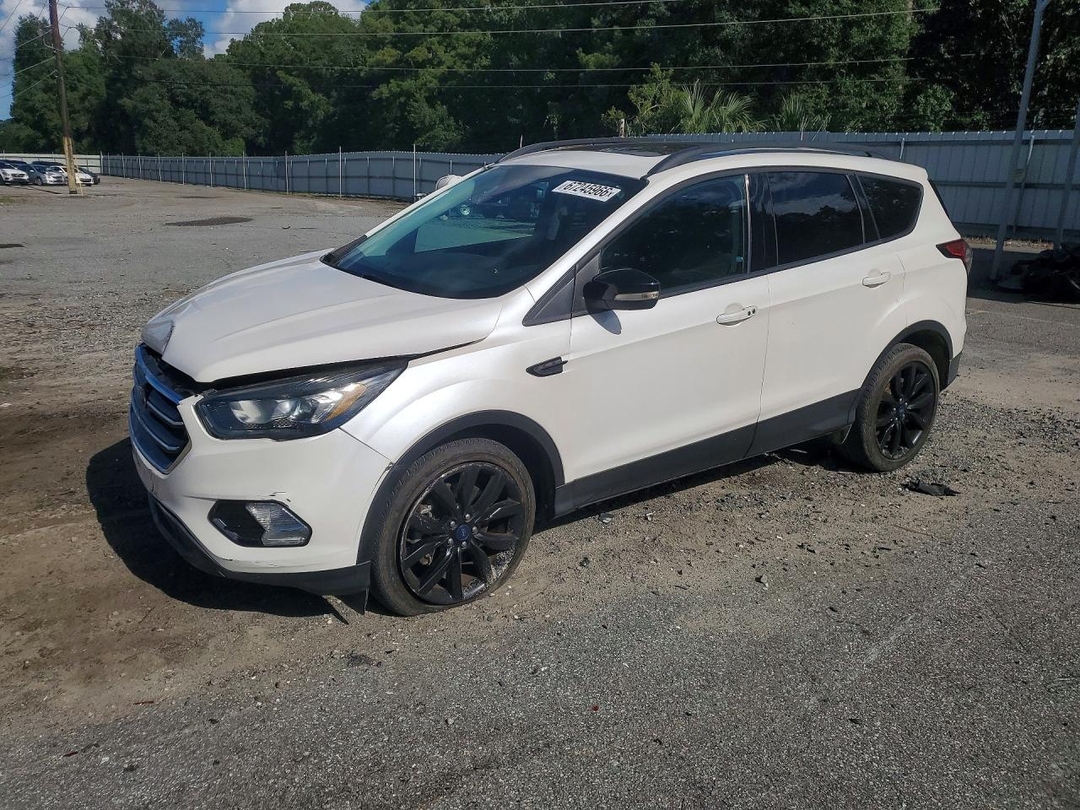 Vista de 2017 FORD ESCAPE TITANIUM, ángulo 1