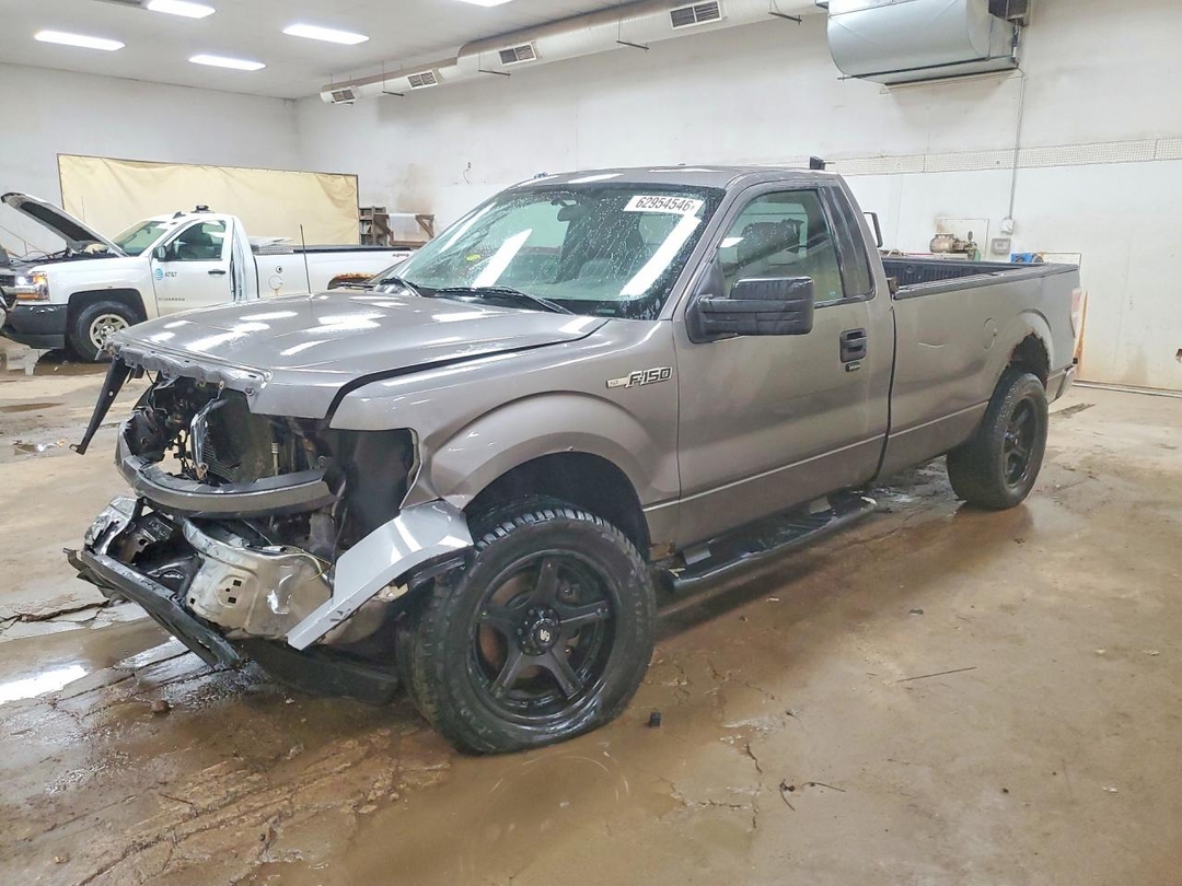 Vue de 2011 FORD F150, angle 1