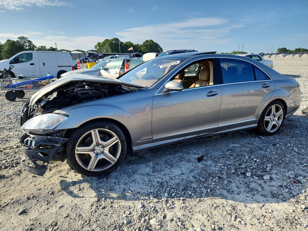Вид 2007 MERCEDES-BENZ S 550, угол 1
