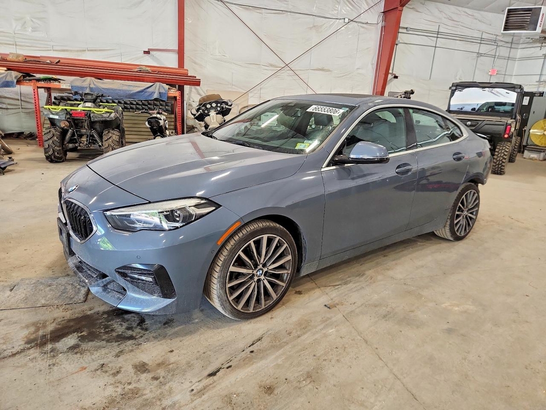 Вид 2021 BMW 228XI, угол 1