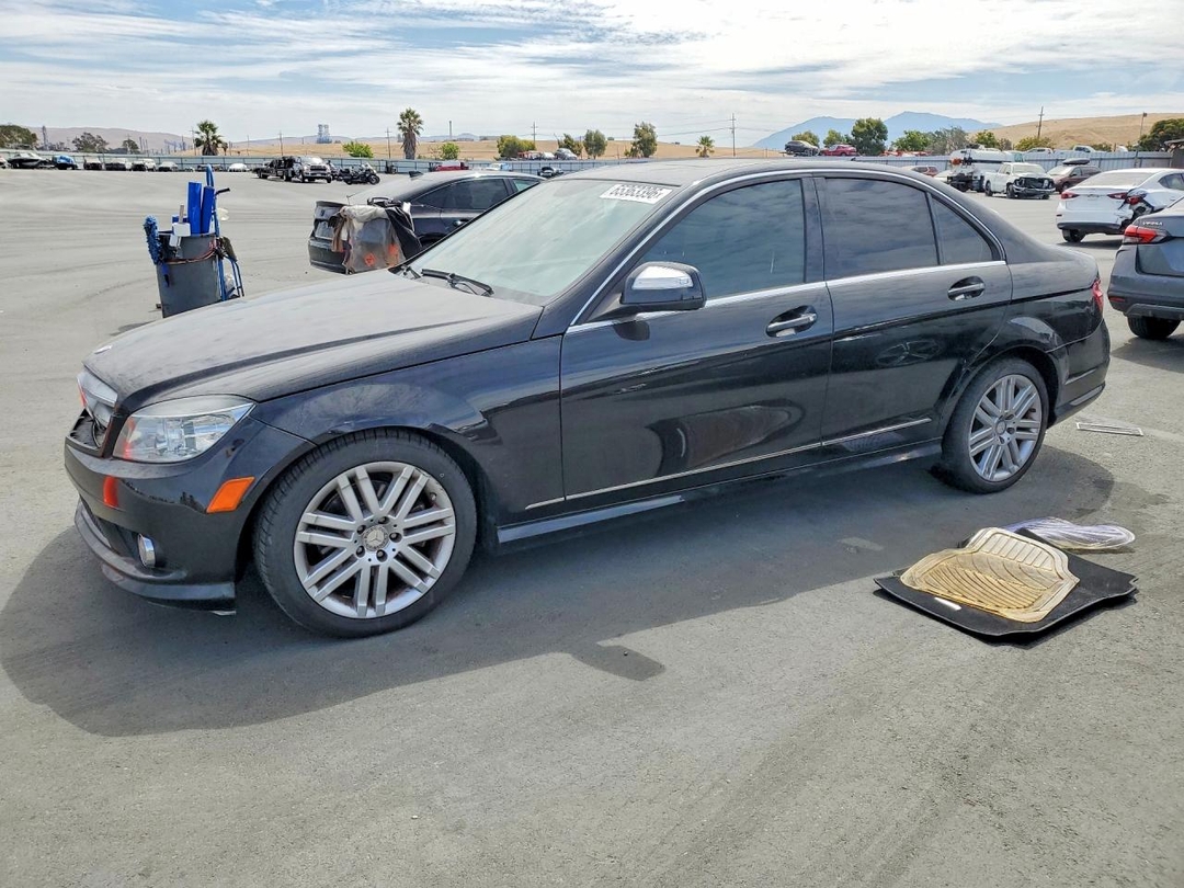 Vue de 2009 MERCEDES-BENZ C 300, angle 1
