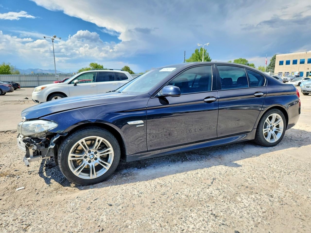 منظر 2012 BMW 528 XI، زاوية 1