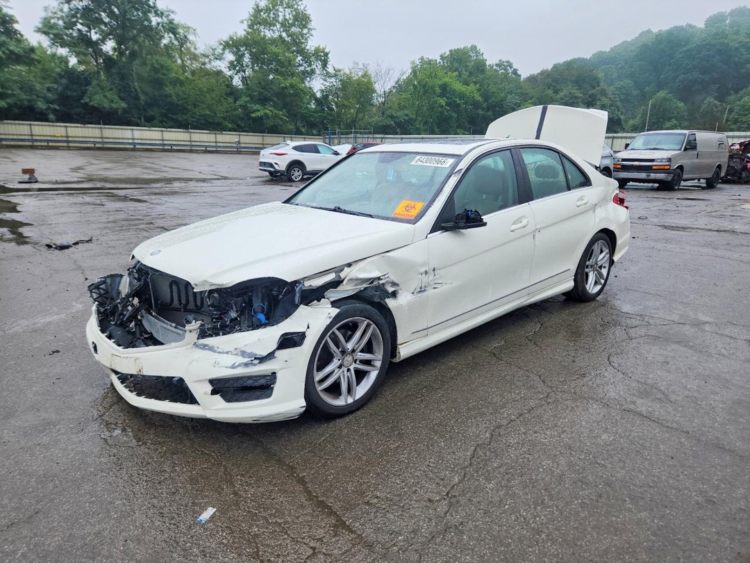 Вид 2012 MERCEDES-BENZ C 300 4MATIC, угол 1