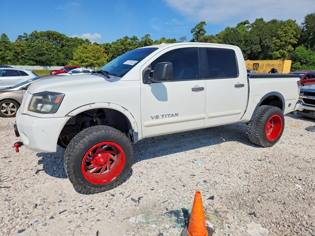 منظر 2011 NISSAN TITAN SV، زاوية 1
