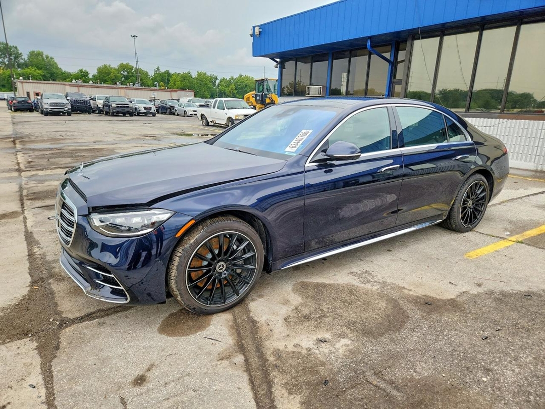 Вид 2026 MERCEDES-BENZ S 580 4MATIC, угол 1