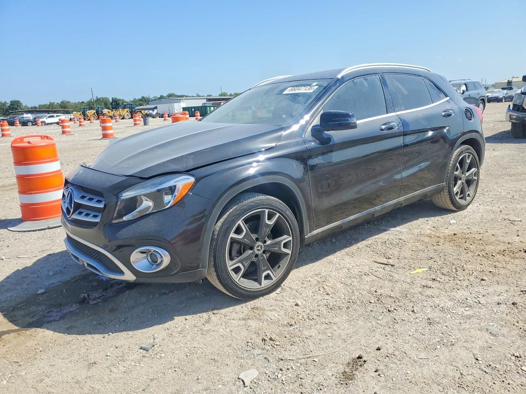 منظر 2020 MERCEDES-BENZ GLA 250، زاوية 1
