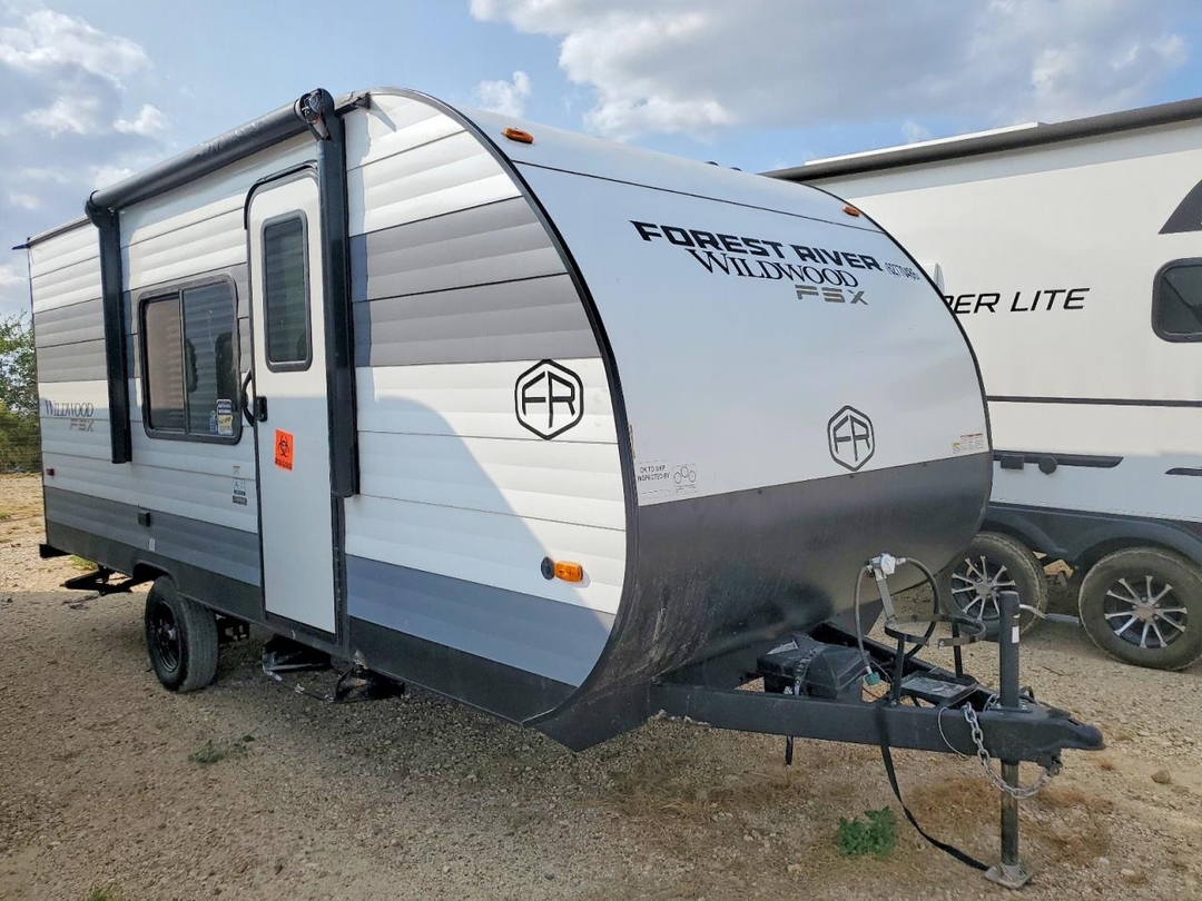 Vue de 2025 FOREST RIVER WILDWOOD FSX CAMPER, angle 1
