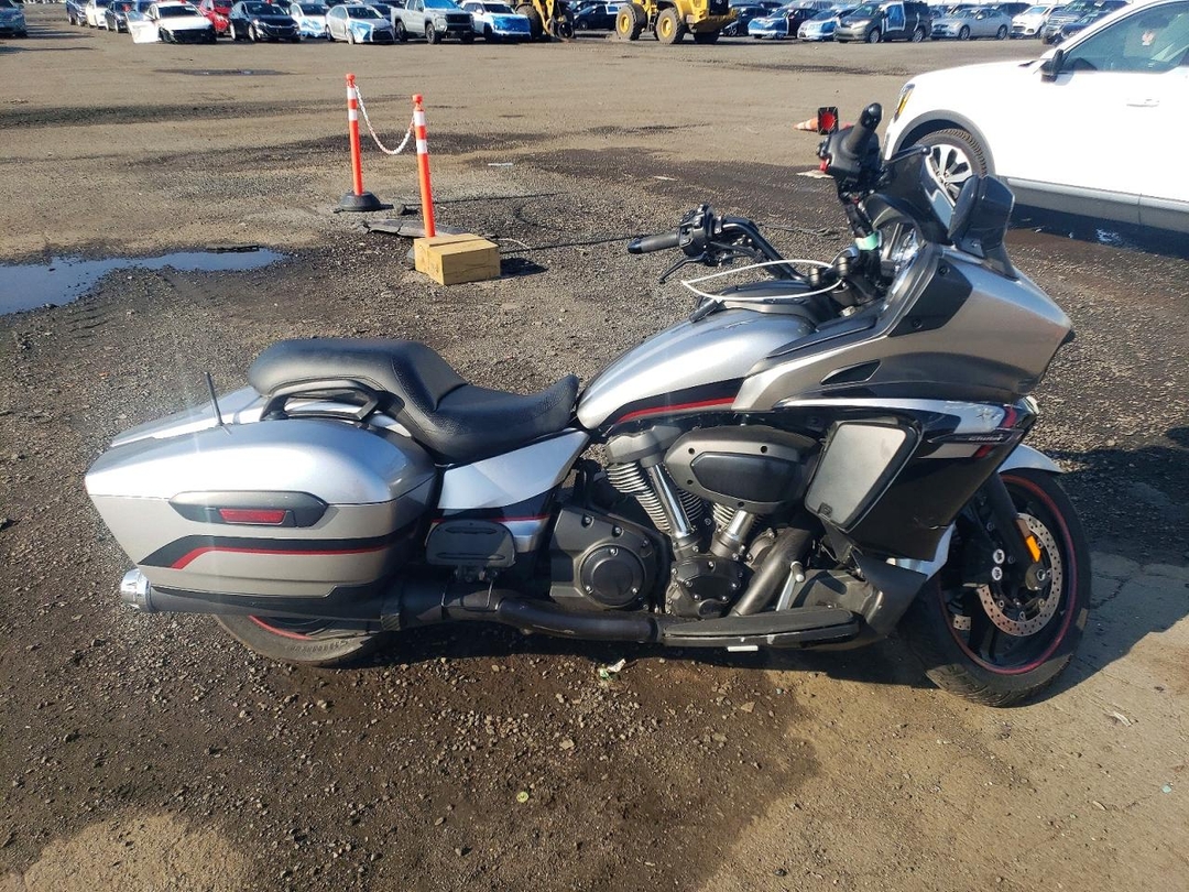 Vista de 2018 YAMAHA XV1900 CFD, ángulo 1