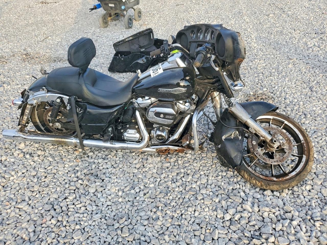 منظر 2023 HARLEY-DAVIDSON FLHX، زاوية 1