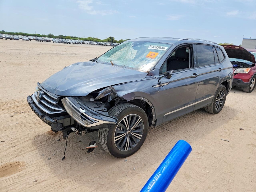 Vue de 2024 VOLKSWAGEN TIGUAN SE, angle 1