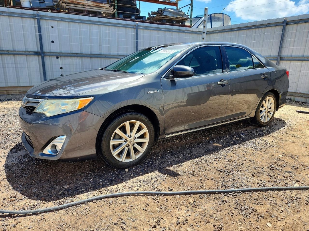 منظر 2012 TOYOTA CAMRY HYBRID LE، زاوية 1