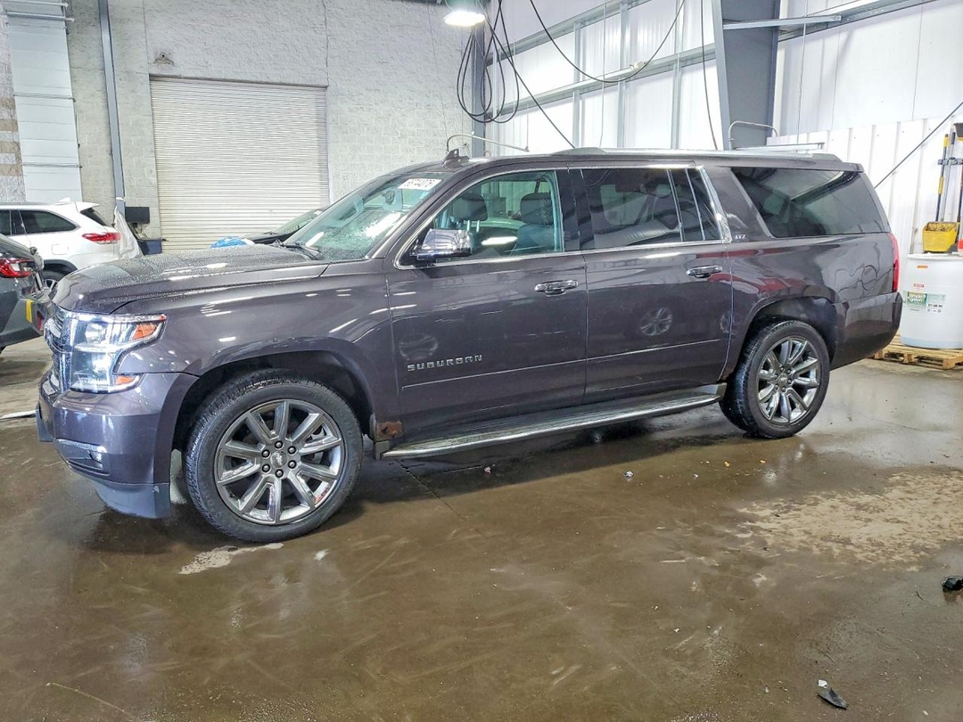 Vue de 2015 CHEVROLET SUBURBAN K1500 LTZ, angle 1