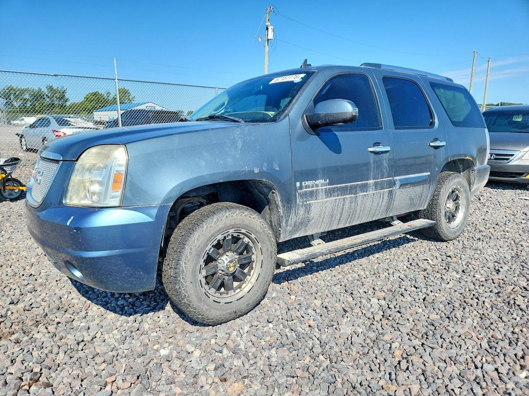 Vista de 2007 GMC YUKON DENALI, ángulo 1