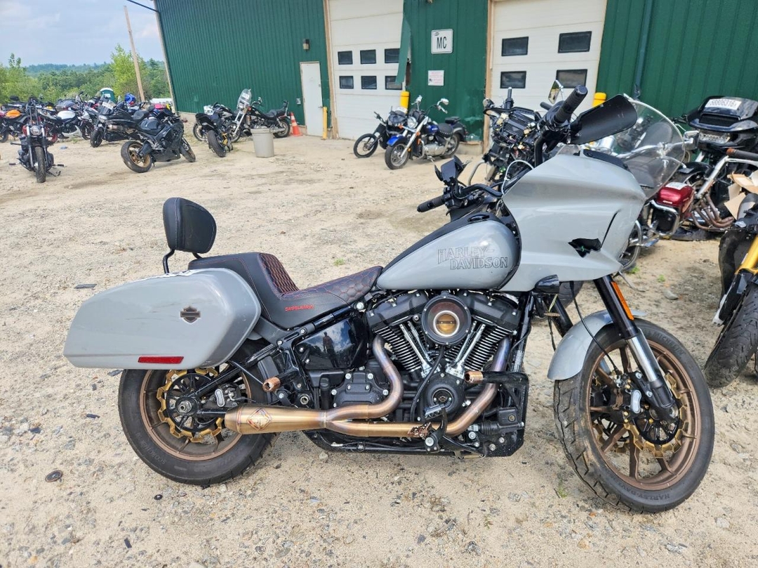 Vue de 2024 HARLEY-DAVIDSON FXLRST, angle 1