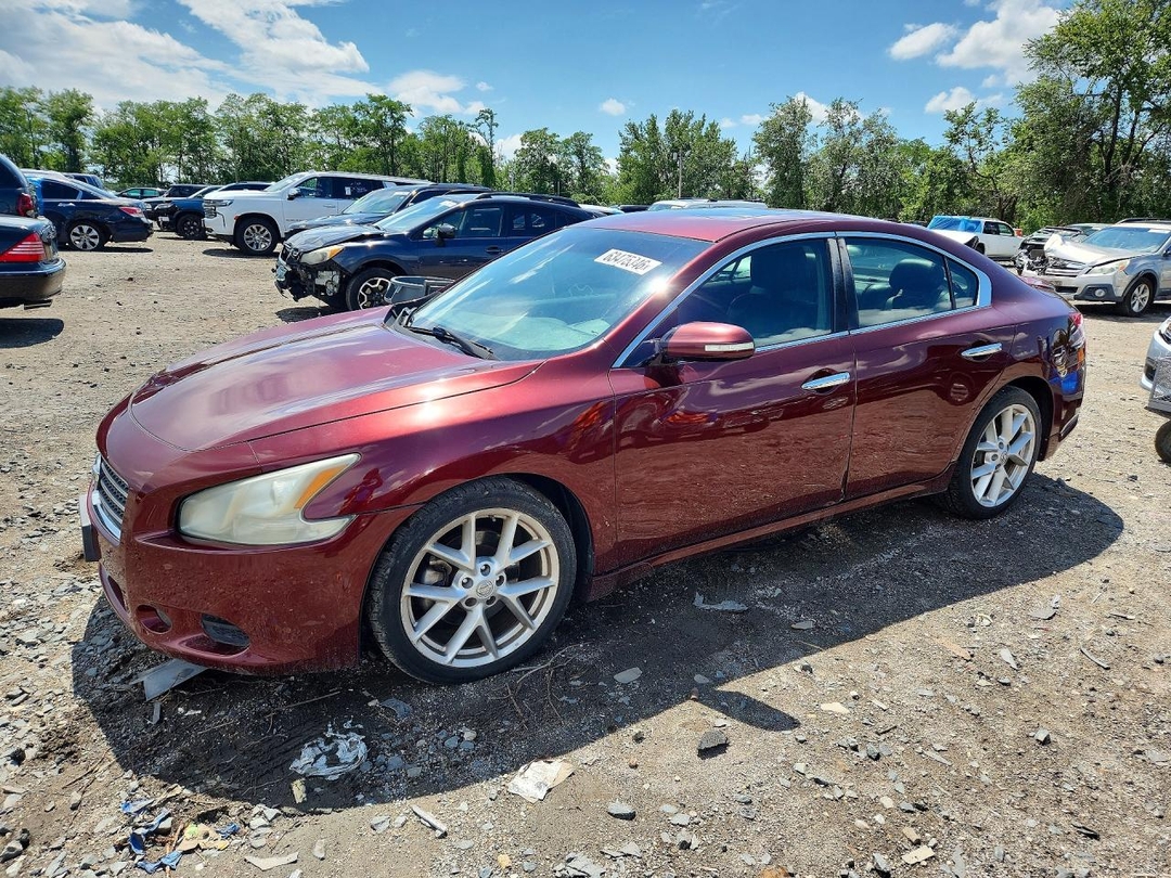 Vue de 2009 NISSAN MAXIMA 3.5 S, angle 1