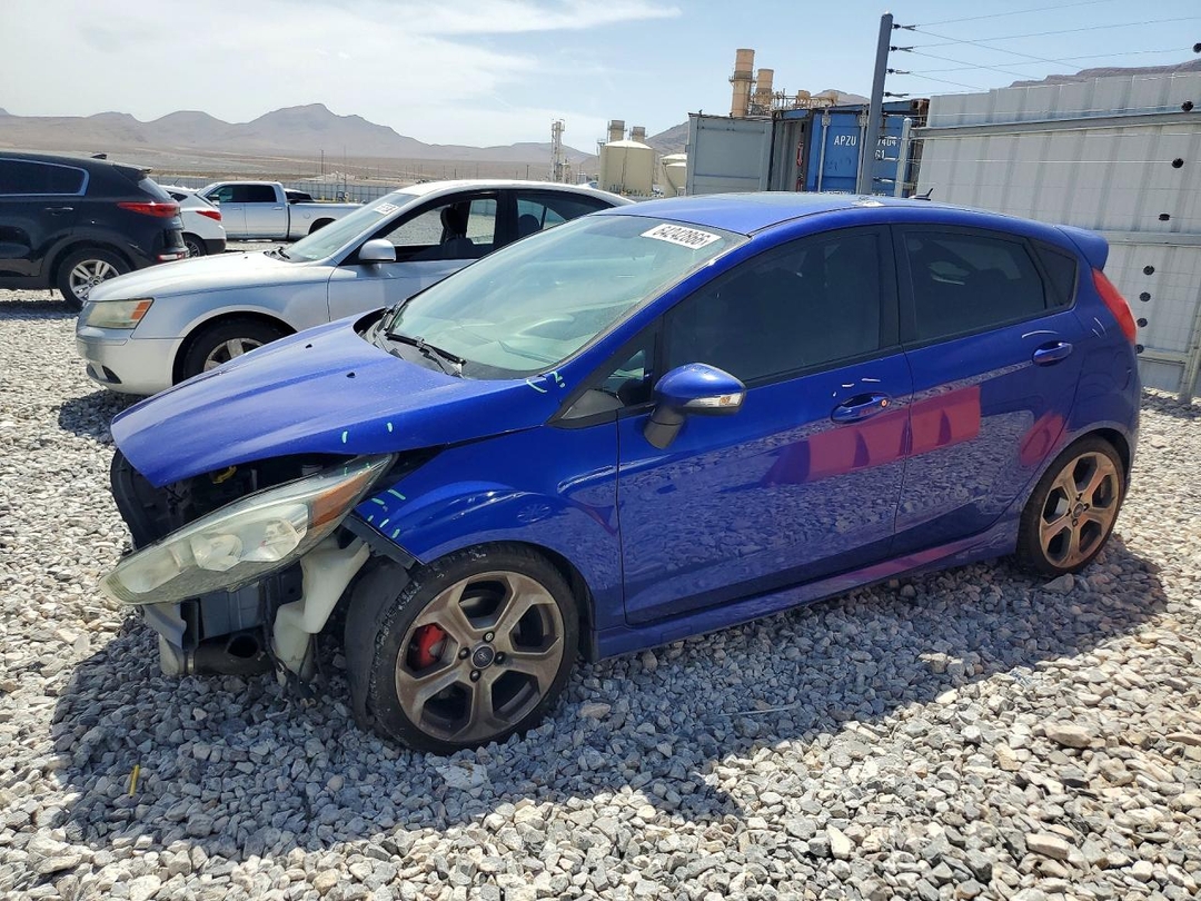 Вид 2015 FORD FIESTA ST, угол 1