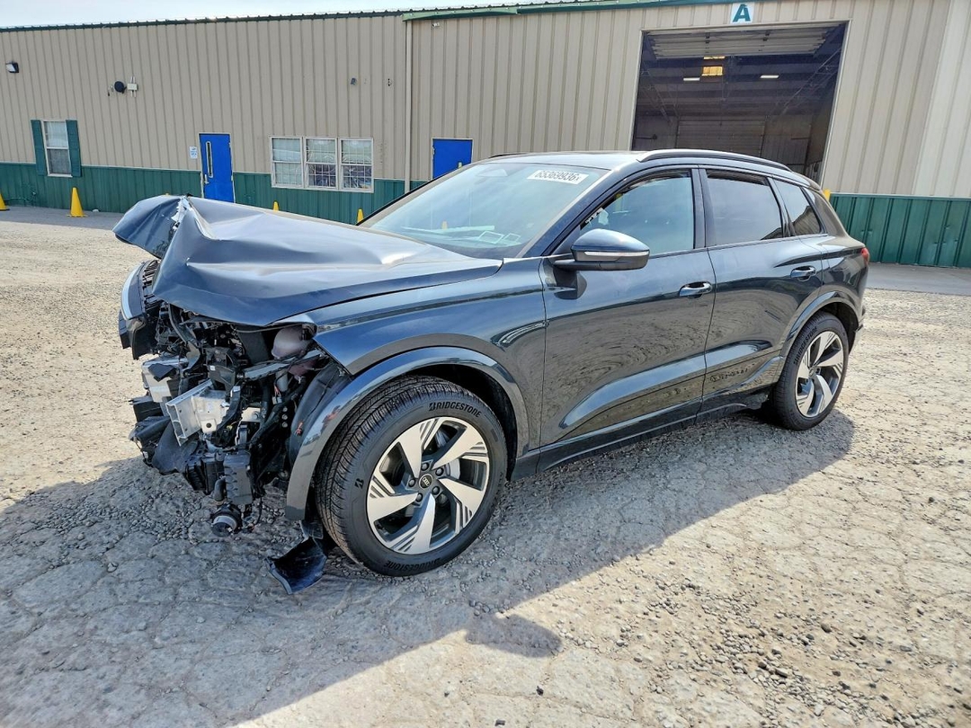 Вид 2025 AUDI Q6 E-TRON PREMIUM PLUS, угол 1