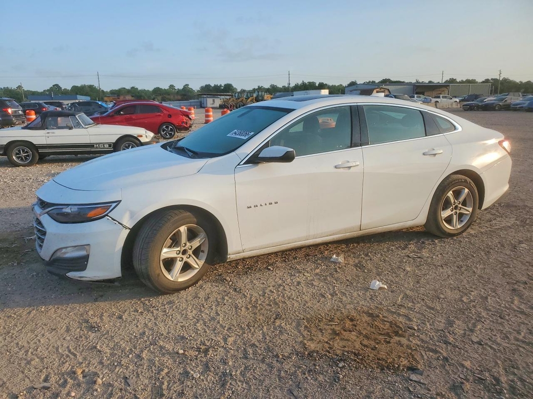 Вид 2022 CHEVROLET MALIBU LT, угол 1