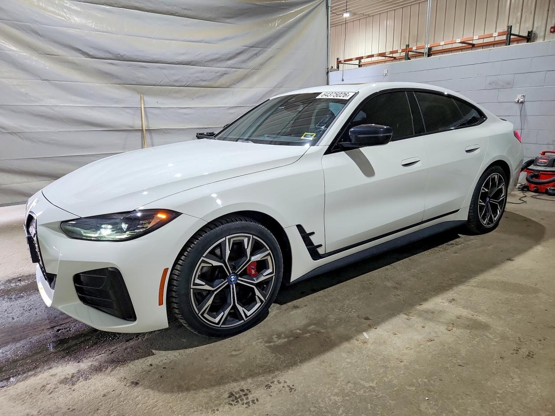Vista de 2023 BMW I4 EDRIVE 40, ángulo 1
