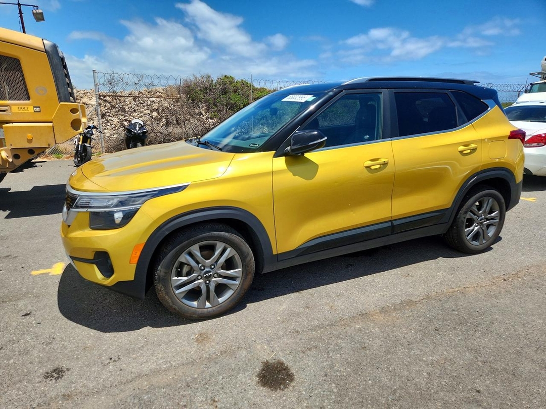 Vista de 2022 KIA SELTOS S, ángulo 1