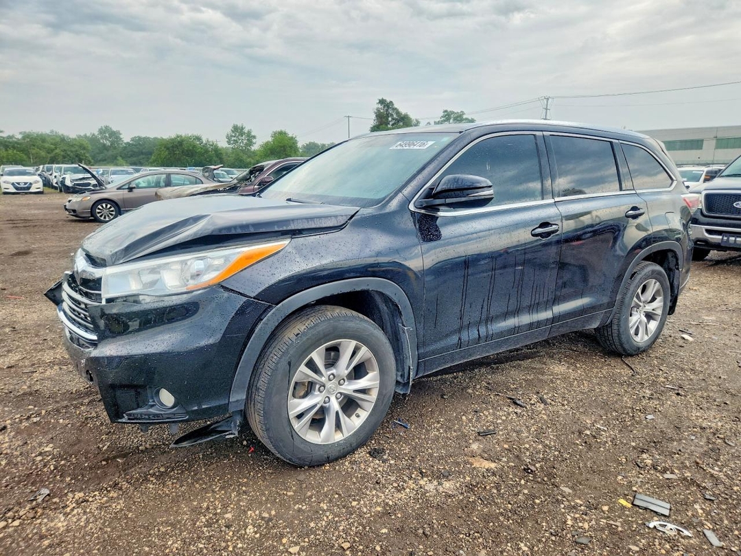 Vue de 2015 TOYOTA HIGHLANDER XLE, angle 1