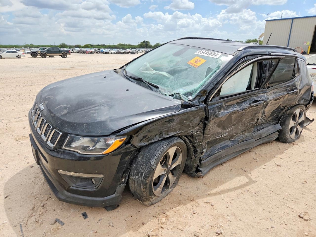 Vue de 2017 JEEP COMPASS LATITUDE, angle 1