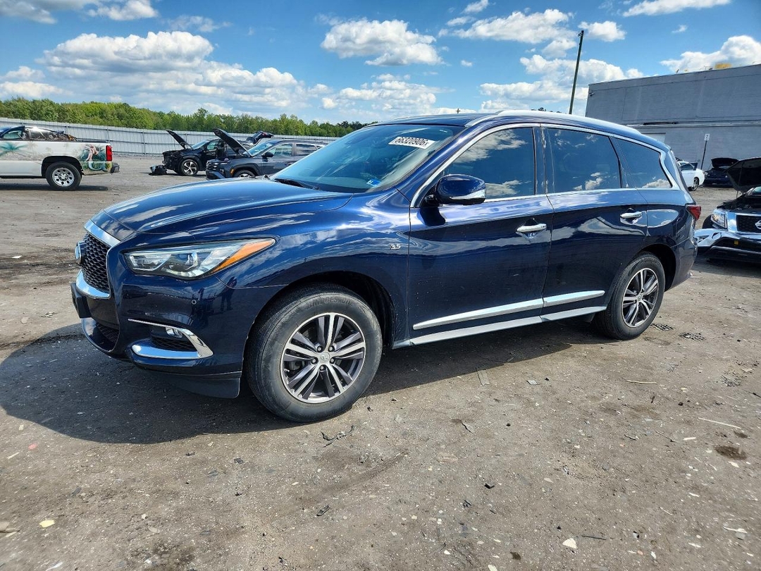منظر 2019 INFINITI QX60 LUXE، زاوية 1