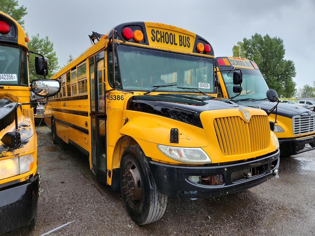 Vista de 2014 IC CORPORATION CE SERIES SCHOOL - SCHOOL BUS, ángulo 1