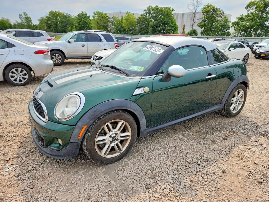 Vue de 2013 MINI COOPER COUPE S, angle 1
