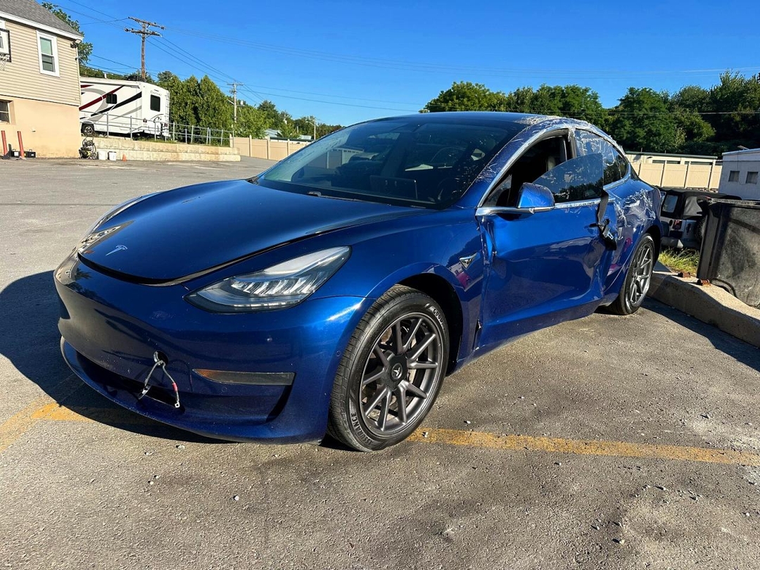 منظر 2020 TESLA MODEL 3، زاوية 1
