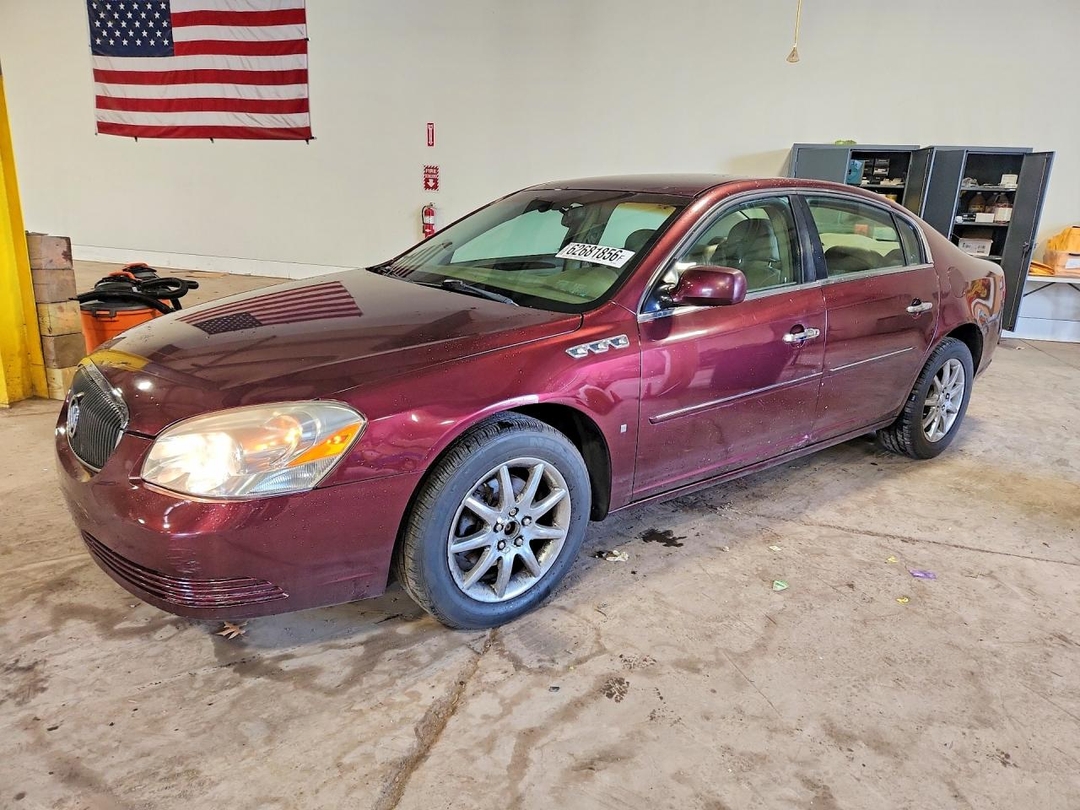 Vue de 2006 BUICK LUCERNE CXL, angle 1