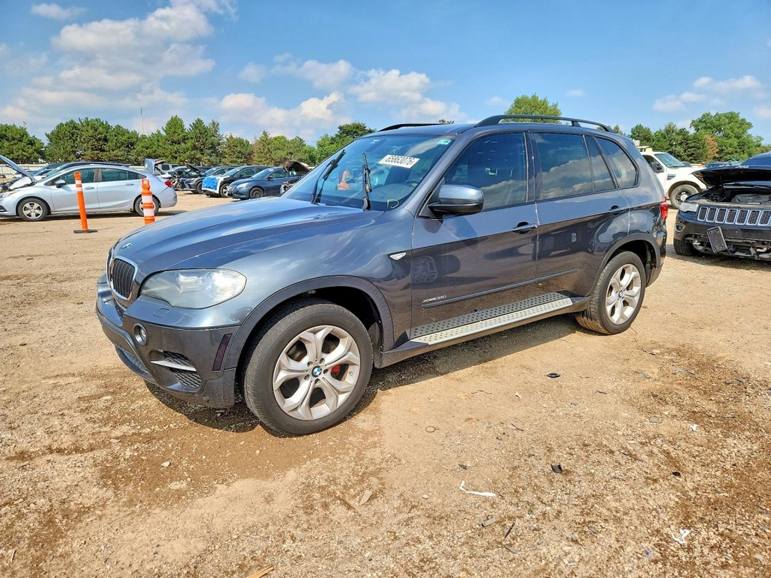 Vista de 2011 BMW X5 XDRIVE35I, ángulo 1