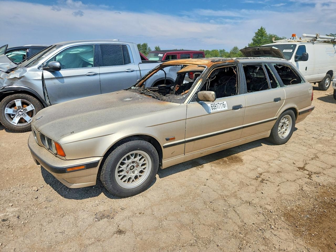 Вид 1995 BMW 525 IT AUTOMATIC, угол 1