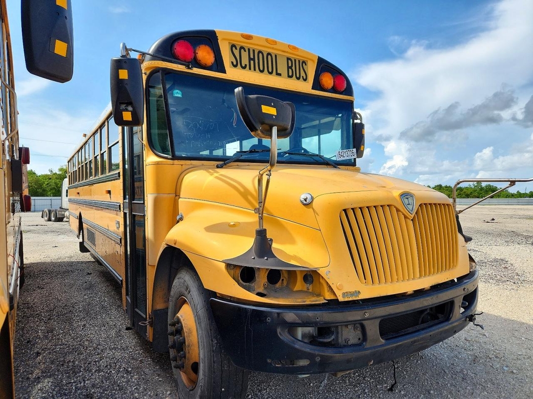 منظر 2013 IC CORPORATION PB105 SCHOOL BUS، زاوية 1