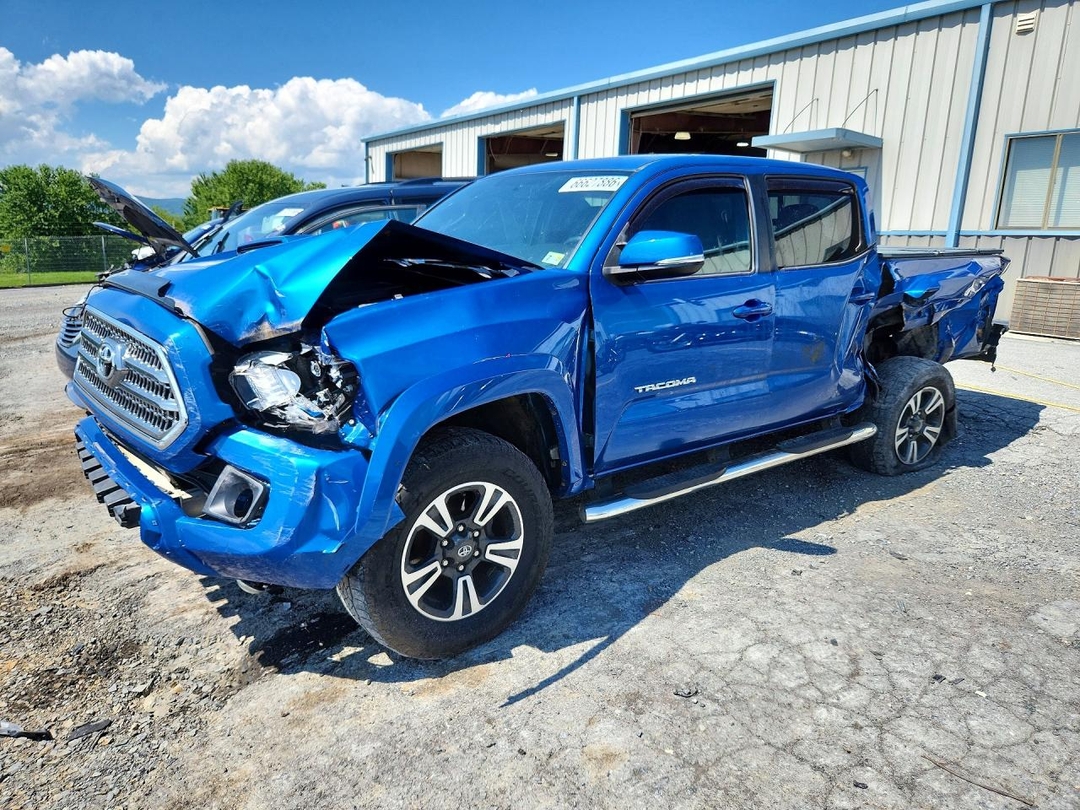 Vue de 2016 TOYOTA TACOMA TRD SPORT, angle 1
