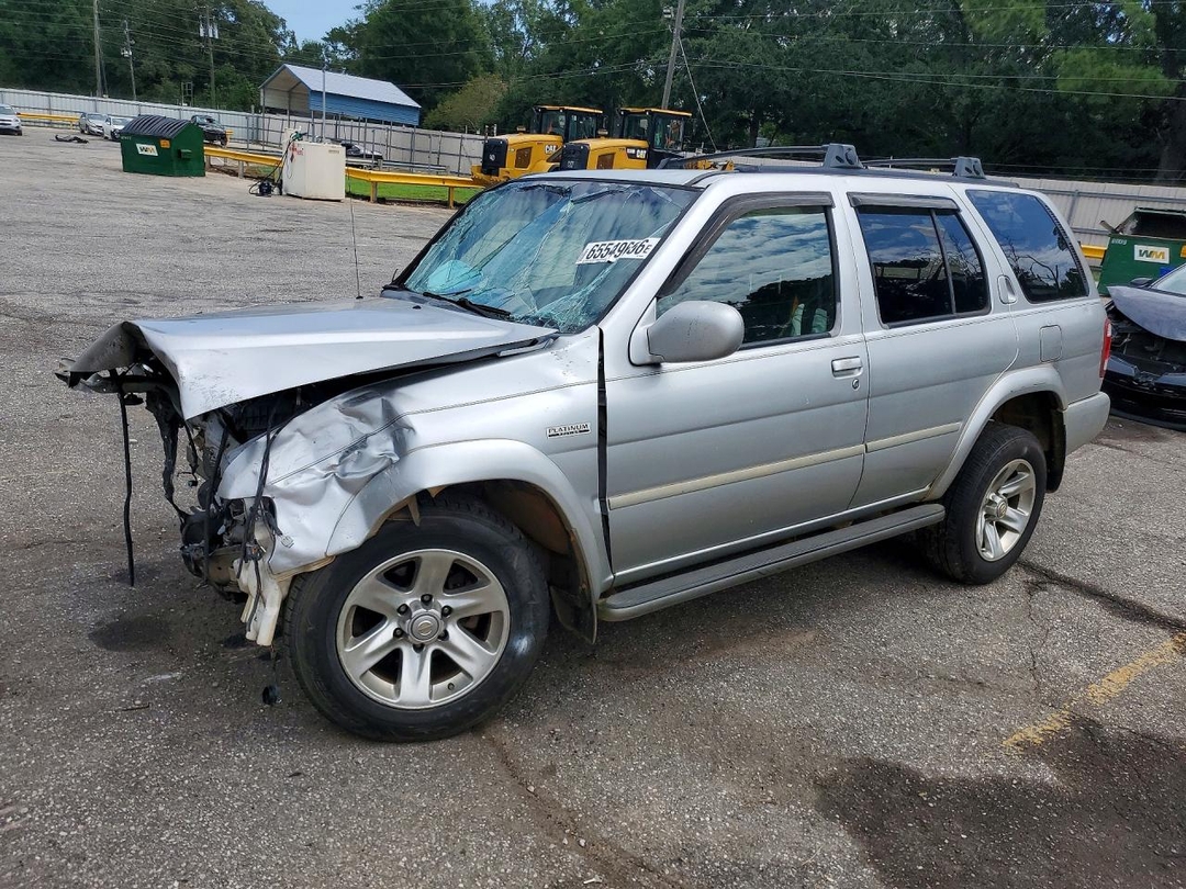 Vue de 2004 NISSAN PATHFINDER SE, angle 1