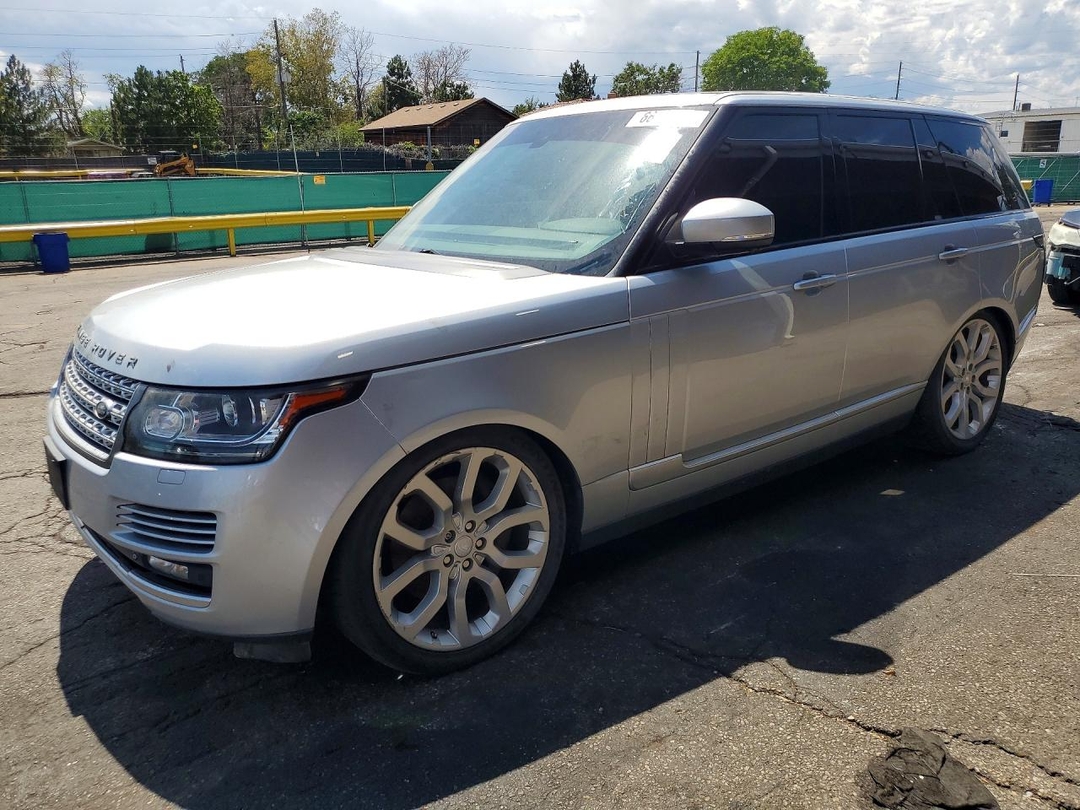 Vue de 2015 LAND ROVER RANGE ROVER SUPERCHARGED, angle 1