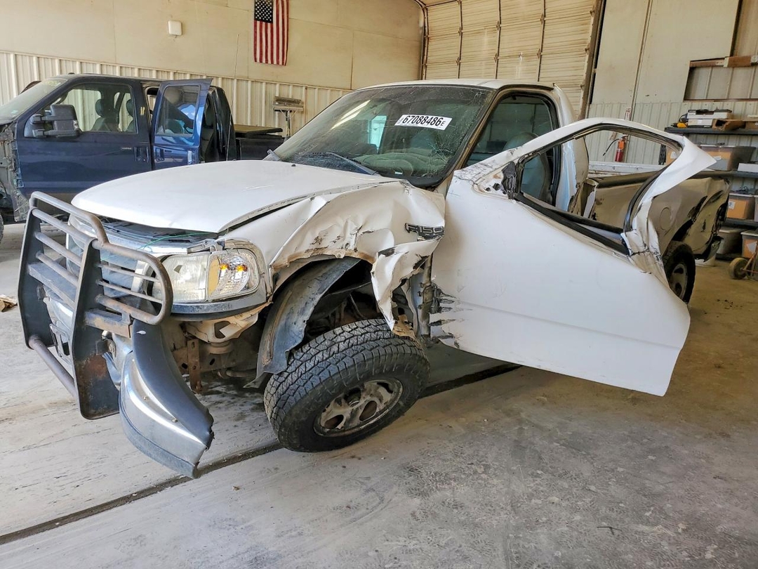 Vue de 2000 FORD F150, angle 1