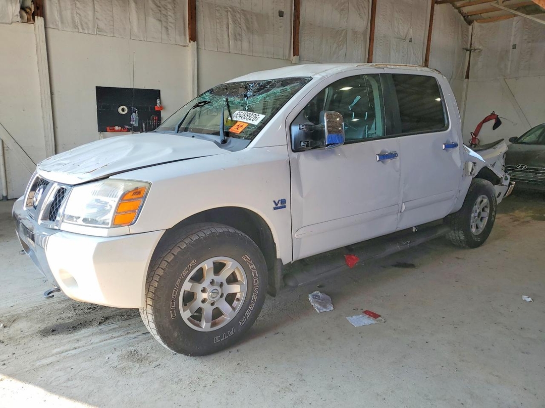 Vue de 2004 NISSAN TITAN XE, angle 1
