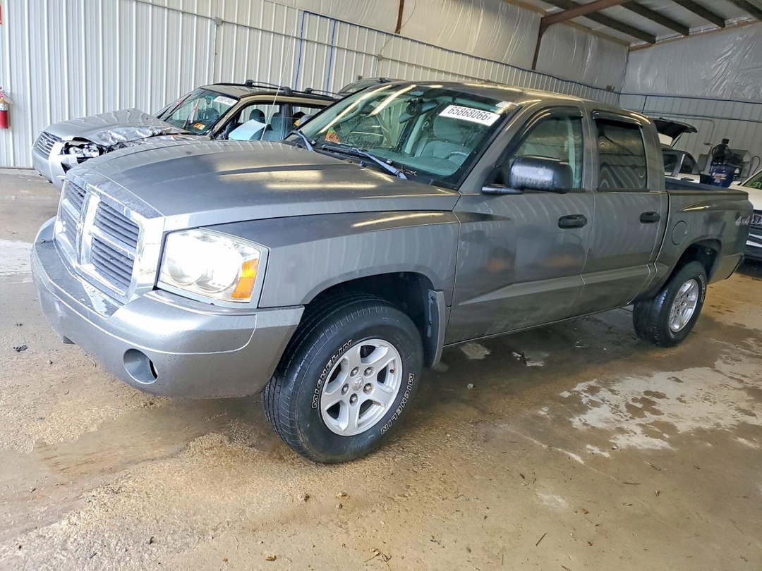 منظر 2007 DODGE DAKOTA QUAD SLT، زاوية 1